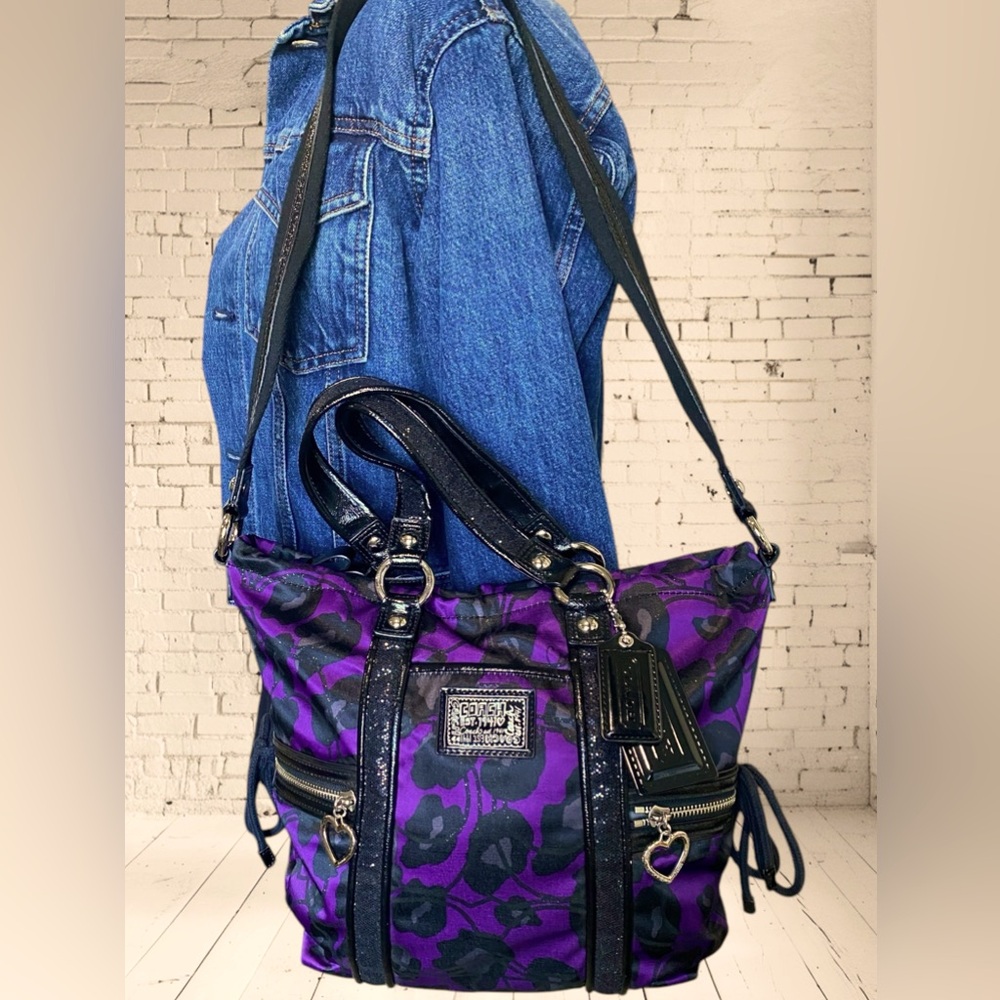 Coach NWT Poppy Purple Ocelot Daisy Glam Glitter Tote Bag F20071 - Picture 4 of 15